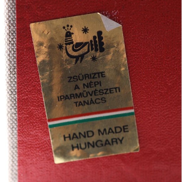 Hungarian Matyó Embroidered Linen Box – Vintage Folk Art Handmade - Picture 4 of 9